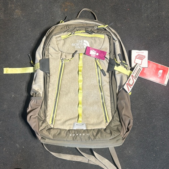 NWT the north face surge backpack women’s - Picture 1 of 6